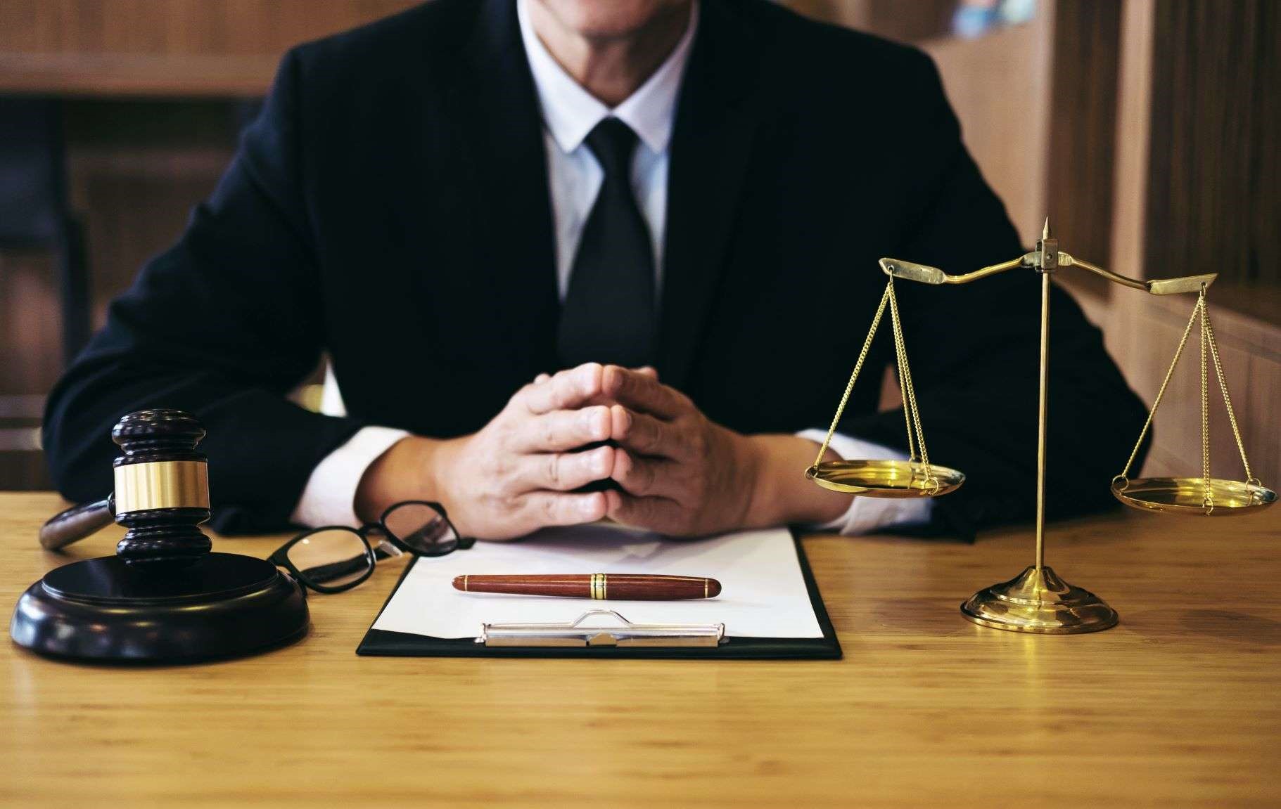 تفاوت های قابل ملاحظه وکیل و مشاور حقوقی
